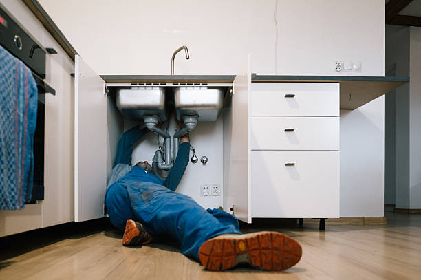 Professional Leak Detection technician working in Altamont, OR